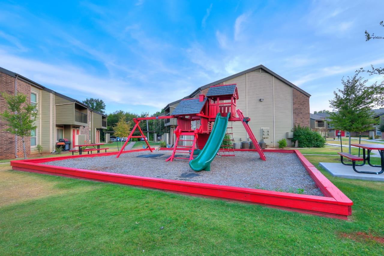 Ou Sooner, Pool & Gym, Bbq, Netflix, 100Mb Internet, Lg Washer & Dryer, Close To Ou! Norman Zewnętrze zdjęcie